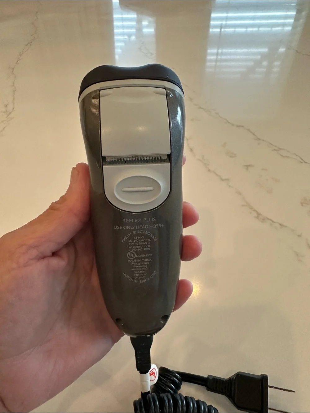 Phillips Norelco Reflex Plus Electric Shaver - Model 6844XL